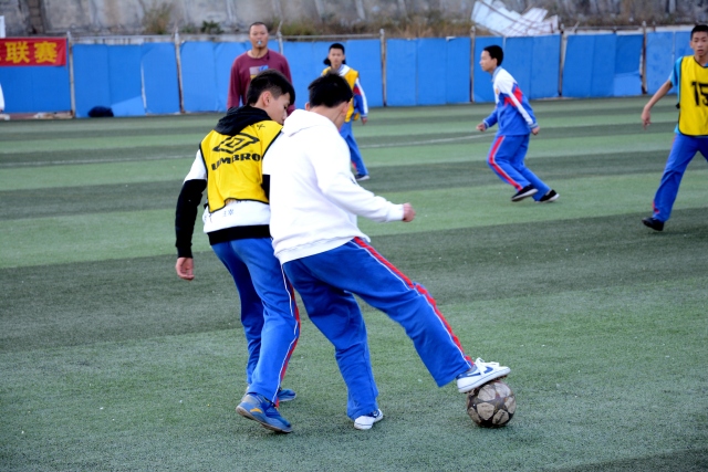 字母哥37分萨格斯32+9 雄鹿险胜魔术晋级四强