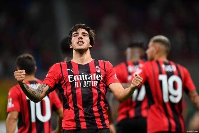 杨鸣谈新老交替：人才引进方面不如发达地区