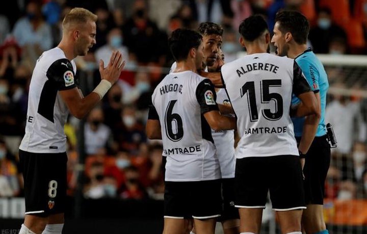 long8唯一品牌故事